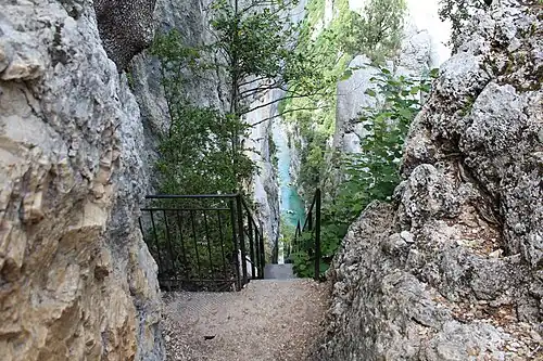 pohledy z cesty po sentier Blanc-Martel