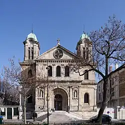Průčelí kostela