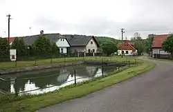 Náves v Úněticích