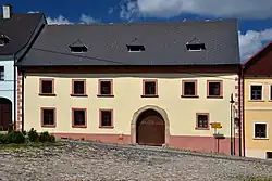 Úterý - Měšťanský dům U jabloně, č. p. 90.jpg
