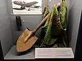 Část padáku výsadku Anthropoid, sbírka VHÚ, Armádní muzeum Žižkov
