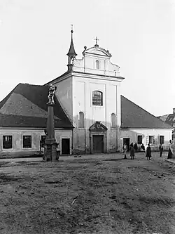 Kaple a bývalý špitál v době první československé republiky