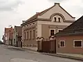 Konětopská ulice ve středu obce