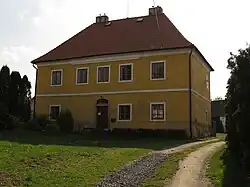 Budova fary v Čechticích