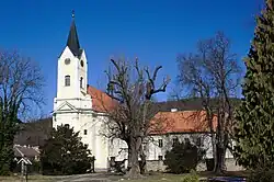 Farní kostel sv. Jana Křtitele v Čechách pod Kosířem s farou