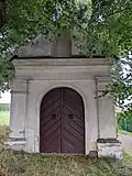 Čekyně - kaple Panny Marie na okraji vsi, poblíž zámku (stav srpen 2024) (1).jpg