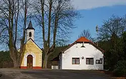kaple a obecní úřad