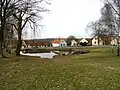 Náves s rybníkem