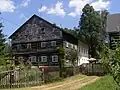 Roubené stavení