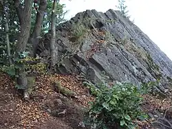 Vrchol Češky tvoří čedičová homole