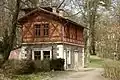 Hrázděný dům čp. 64, bývalá vrátnice zámku