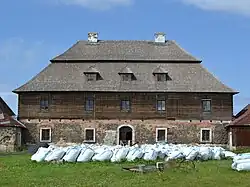 Český Jiřetín - zámeček Lichtenwald, srpen 2019, obr02.jpg
