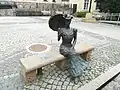 Lavička se sochou Charlotty von Seher-Thoss