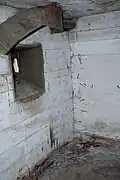 Pohled na střílnu z interiéru H-33/19/E