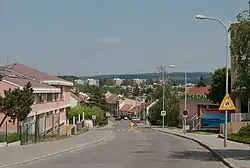 Pohled na Řečkovice přes ulici Vážného