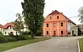Východní strana návsi
