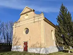 Řisuty (u Slaného) - kostel sv. Jakuba většího se zvonicí (1).jpg