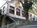 Restaurace Zvonařka v Šafaříkově ulici na nároží s ulicí Jana Masaryka při západní straně horního konce schodiště
