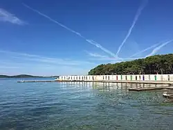 Pobřeží v Jadriji