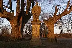 Škvorec - socha sv. Donáta u památných lip (5).jpg