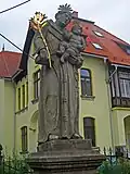 Šluknov - socha svatého Antonína Paduánského s Ježíškem v ul. T. G. Masaryka 709.JPG