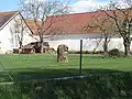 Socha v zahradě