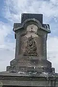 detail litinového reliéfu