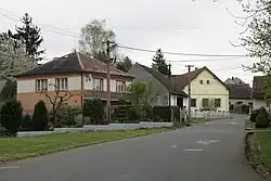 Ulice s domy čp. 25 a 32