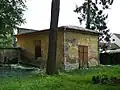 Obřadní síň při pohledu zevnitř areálu