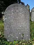 Náhrobek se symbolem kohenských rukou