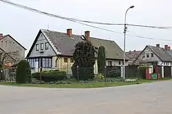 Dvojdomek čp. 71 (vlevo) a čp. 70 (vpravo)