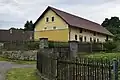 Dům