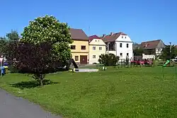 Severovýchodní část návsi