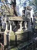 Hrobka podnikatele Leopolda Löw-Beera (1834–1893)
