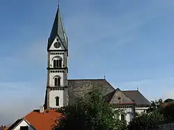 třípatrová věž