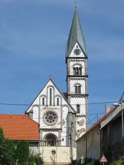 Průčelí kostela