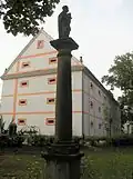 Žirovnice, sloup se sochou Panny Marie (01).jpg