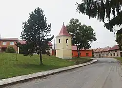 Zvonice na návsi