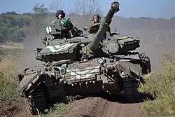 Tankisté tankového praporu provádějí v prostoru ATO výcvik bojeschopnosti