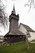 Přisazení dřevěné věže ke kostelu