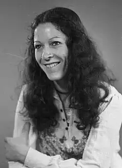 portrét Yehudit Ravitz