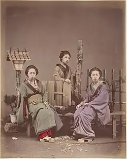 Šiniči Suzuki I: Japonské ženy v tradičních krojích, 1870–1880