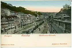 Vlevo dnešní Vřídelní ulice, vpravo část Mlýnské kolonády, 1898