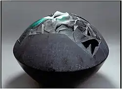 Minulost, sklo vrstvené foukané, broušené, ryté, 30 x 40 cm, 1992