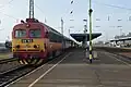 Lokomotiva 418.163 na osobním vlaku v Debrecínu.