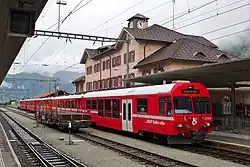 Osobní vlak ve stanici Pontresina