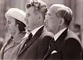 Nicolae Ceaușescu s chotí a s císařem Hirohitem v roce 1975