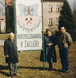 Ota Hora s manželkou Ludmilou na cestě k Růžovému paloučku u Žacléře, rok 1990