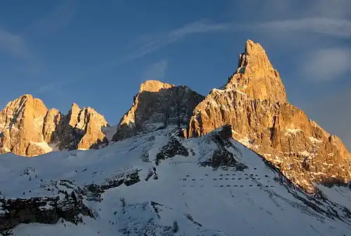 Podvečerní zimní pohled na Cimon della Pala