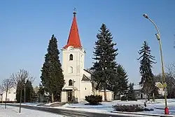 Kostel sv. Kunhuty na návsi